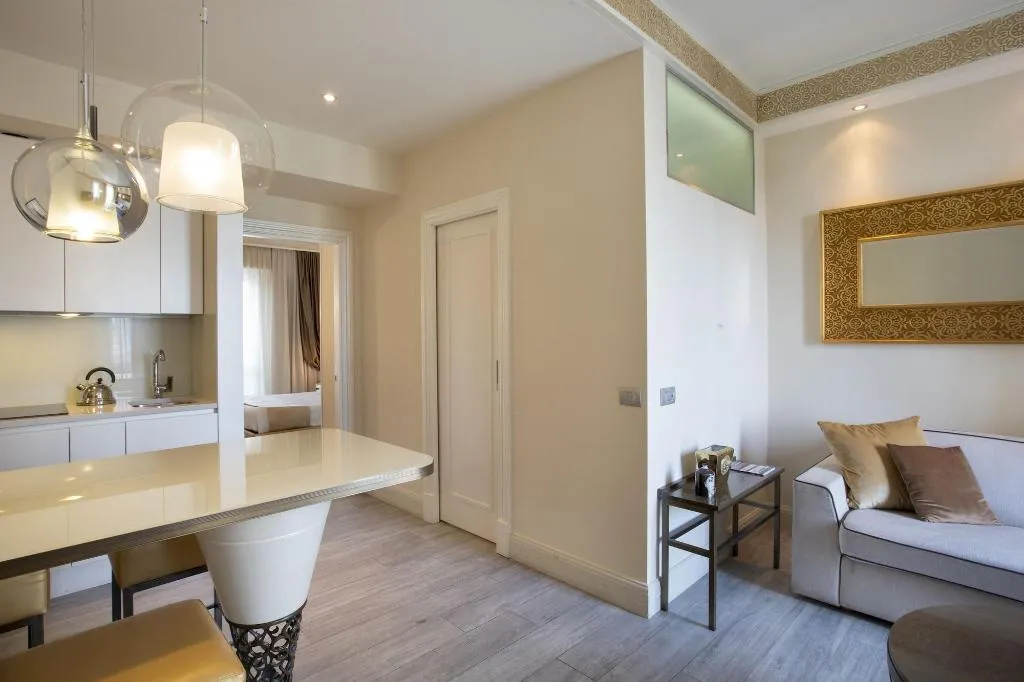 Room, Luxury Suite Milano Duomo, Milan