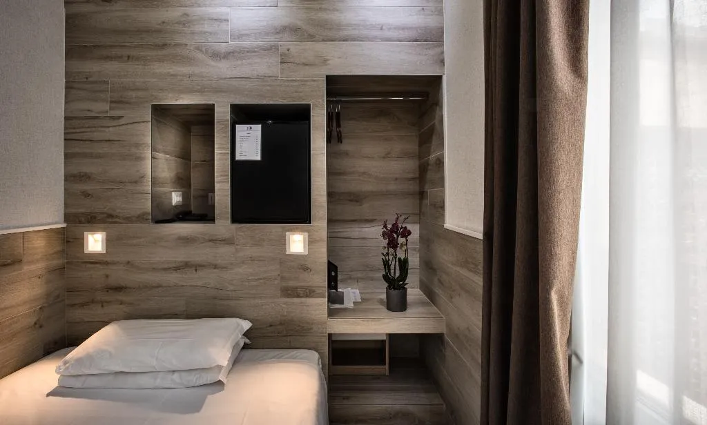 SINGLE PREMIUM Room, Eurohotel, Milan