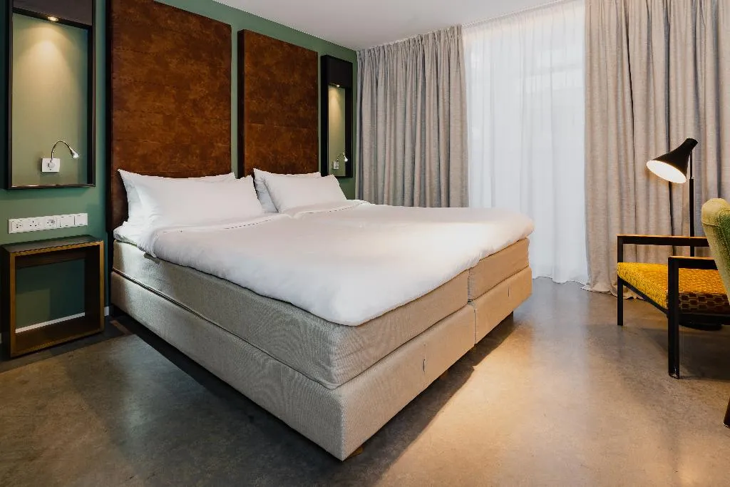 DOUBLE STANDARD Room, Hotel De Hallen, Amsterdam