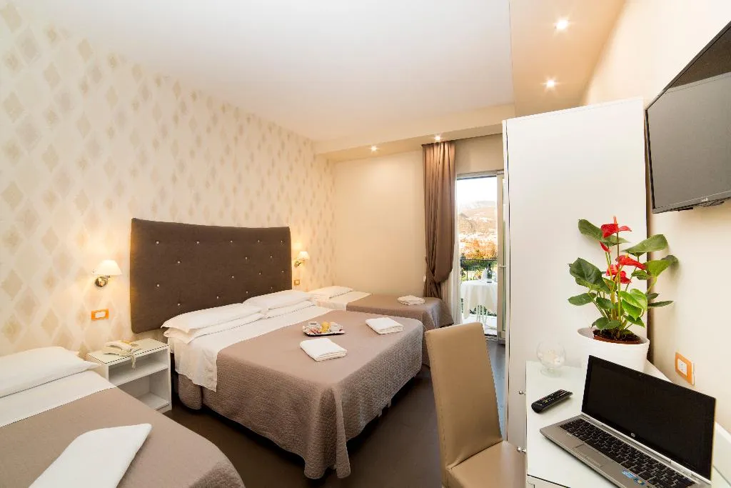 QUADRUPLE STANDARD Room, Club Sorrento, Naples