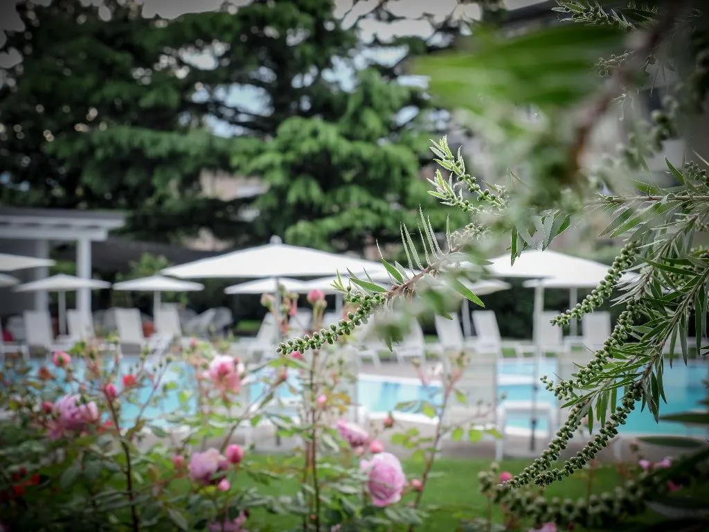 Pool, Luise, Milan