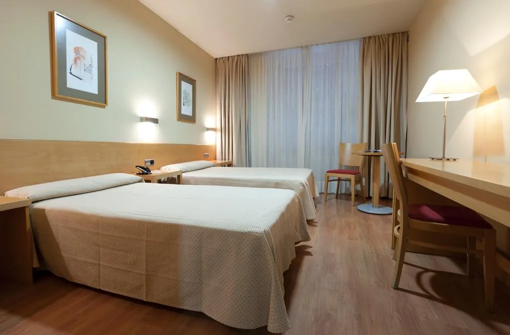 FAMILY ROOM STANDARD Room, Victoria 4 Puerta del Sol, Madrid