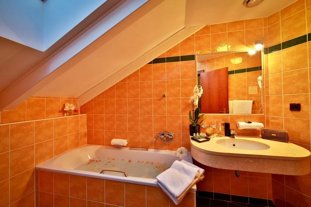 SUITE KING SIZE BED Room, Carlton Hotel Prague, Prague