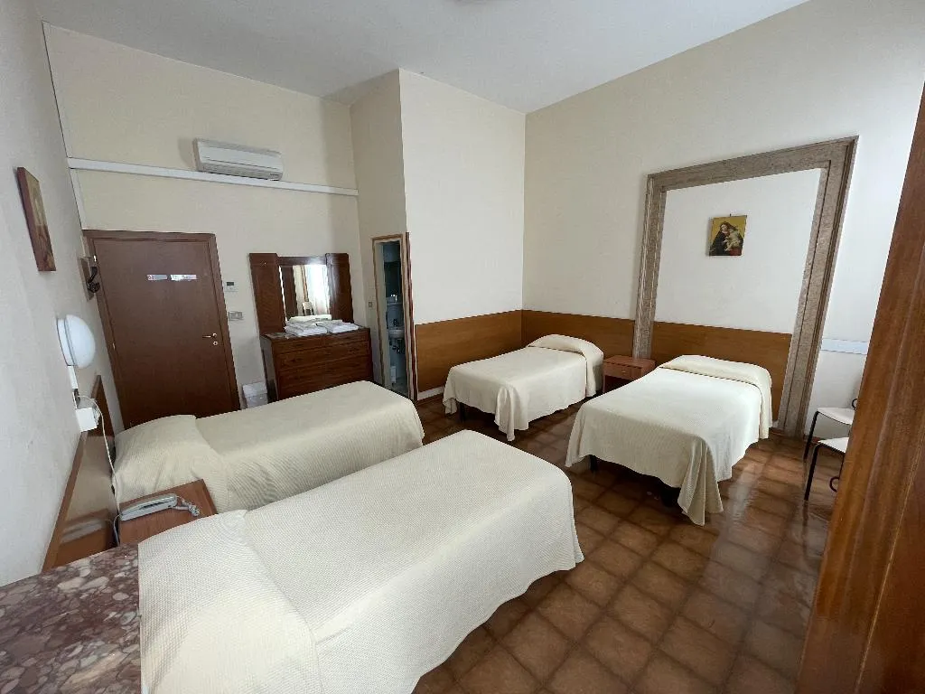 QUADRUPLE CANAL VIEW Room, Casa Caburlotto, Venice