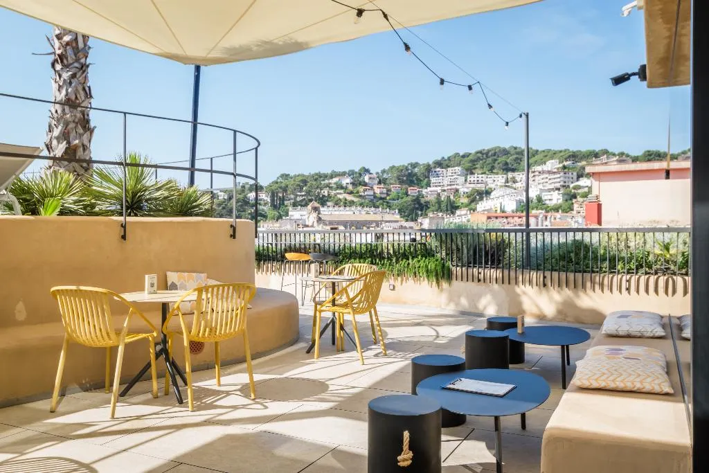 Bar, Delfin, Costa Brava