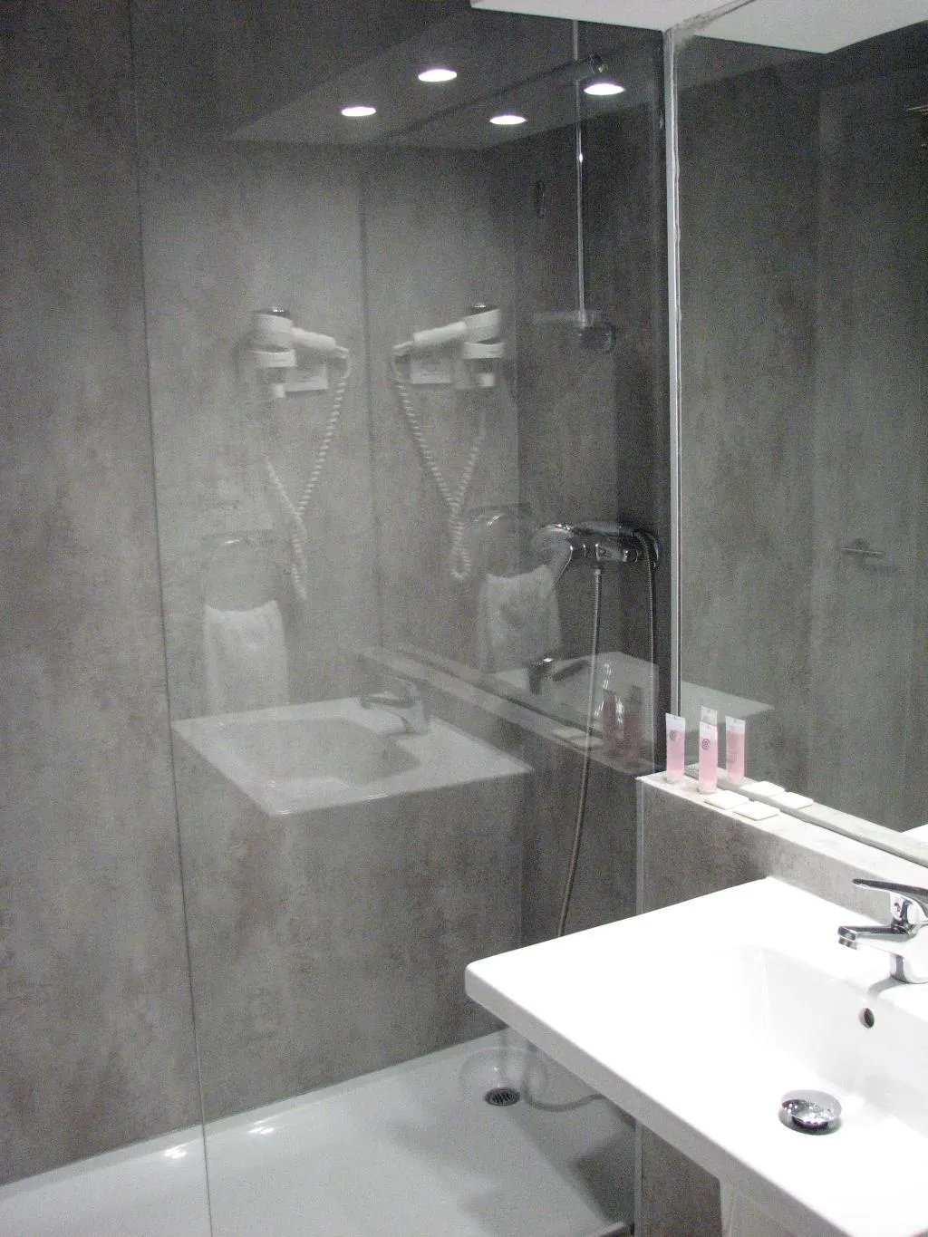 TRIPLE STANDARD Room, Apartamentos Recoletos, Madrid