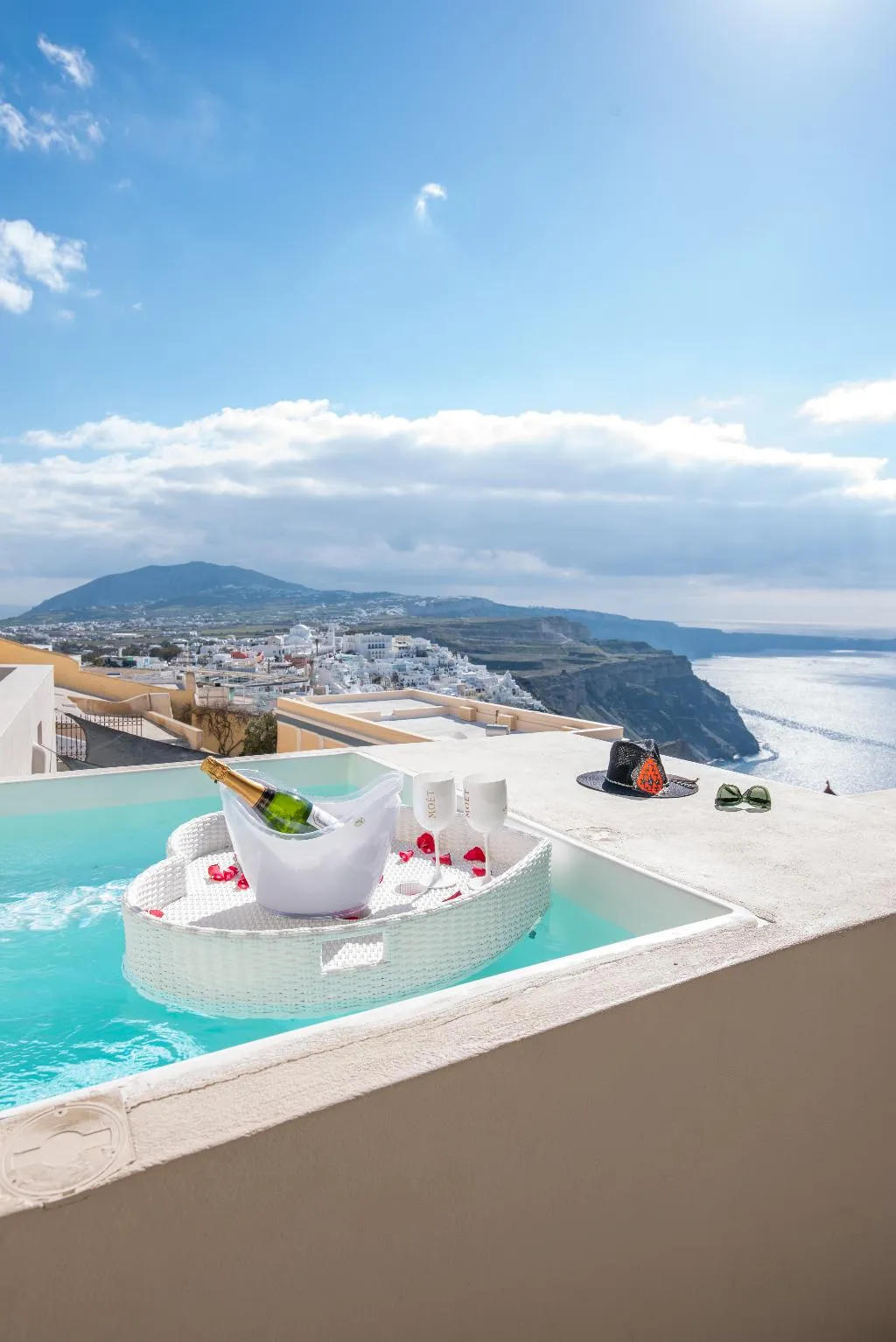 SUITE WITH VIEWS Room, Caldera Cliff Illusion Suites, Santorini