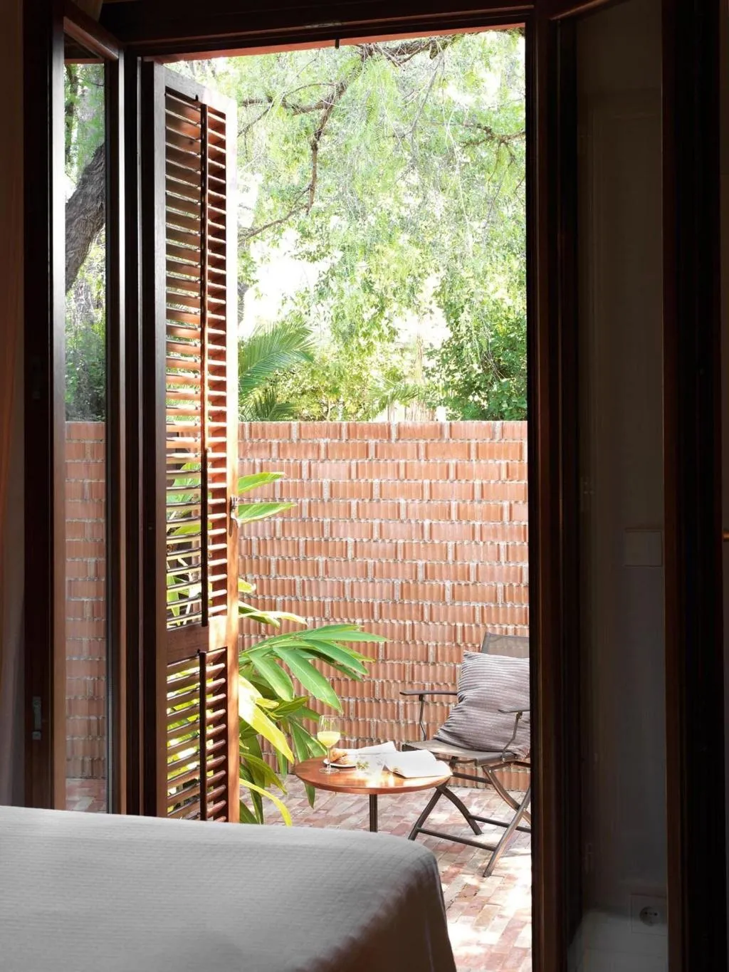 Room, Mont-Sant, Valencia