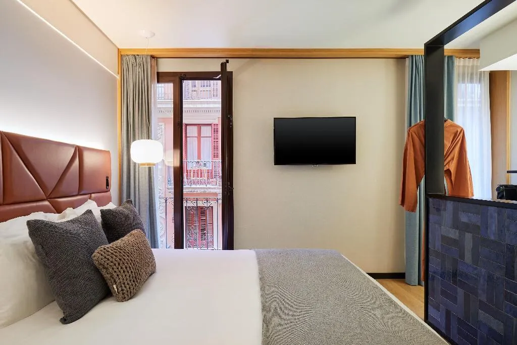 DOUBLE PREMIUM KING BED Room, Kimpton Vividora Hotel, Barcelona
