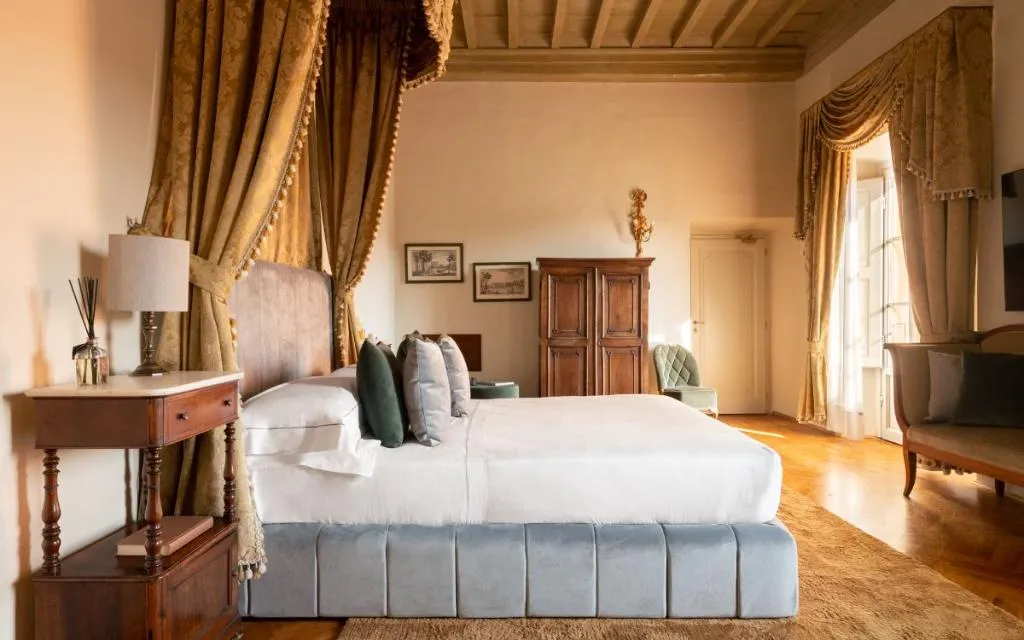 DOUBLE DELUXE Room, Loggiato Dei Serviti, Florence