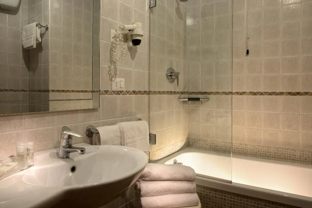 TRIPLE STANDARD Room, Montespina Park Hotel, Naples