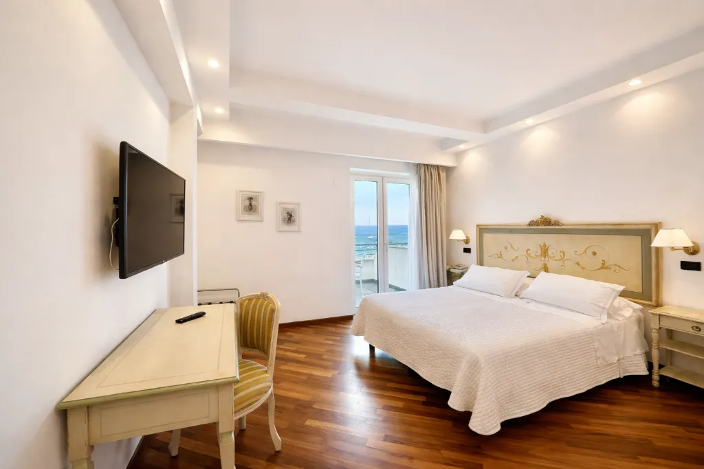 Double or Twin SUPERIOR SEA VIEW Room, Punta Campanella Resort & Spa, Naples