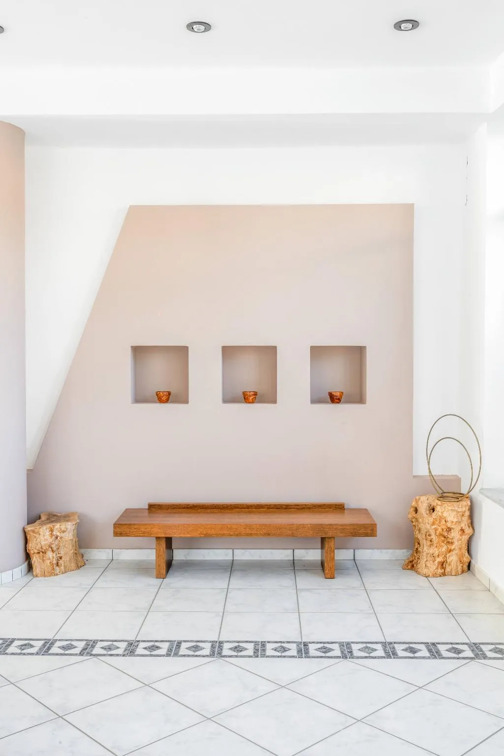 Lobby, Maria Rousse, Crete