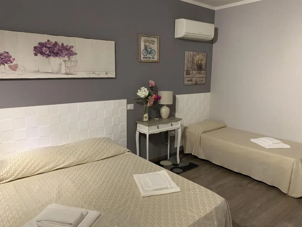 Room, Domus Regia, Olbia