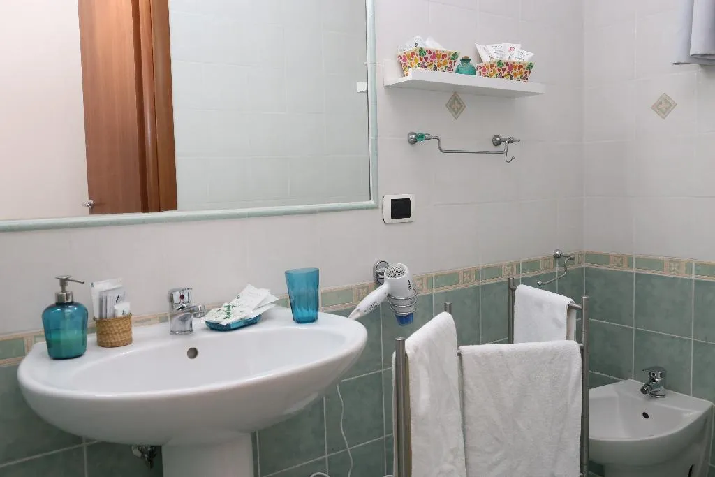 QUADRUPLE DELUXE Room, B&B Re Ferdinando Napoli, Naples