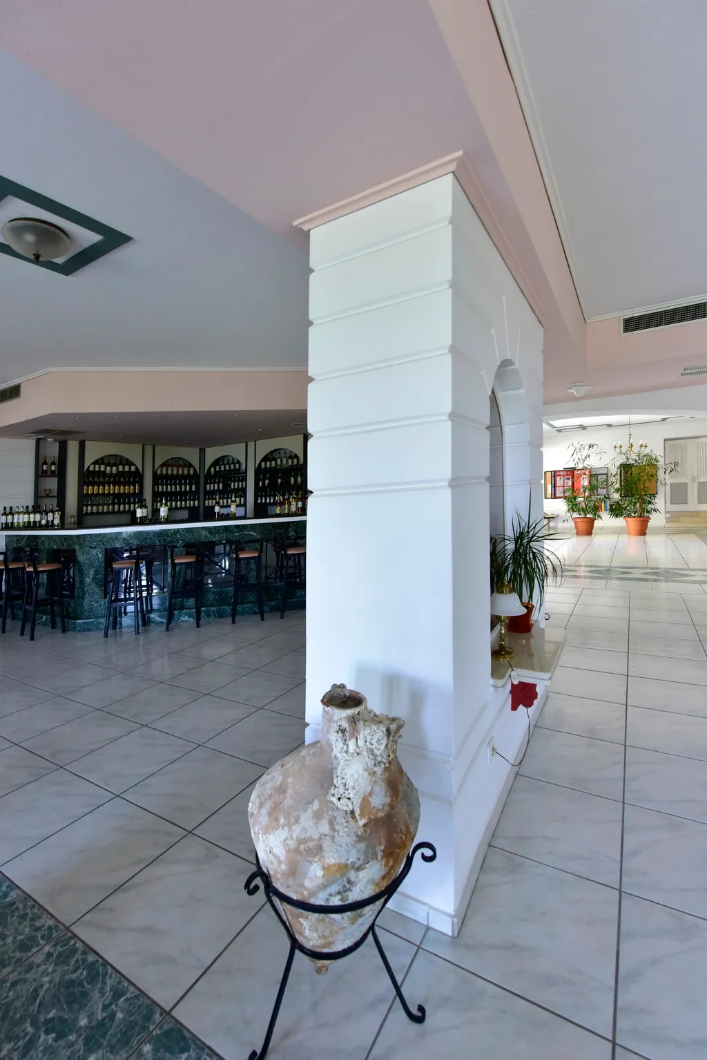 Lobby, Arion, Samos
