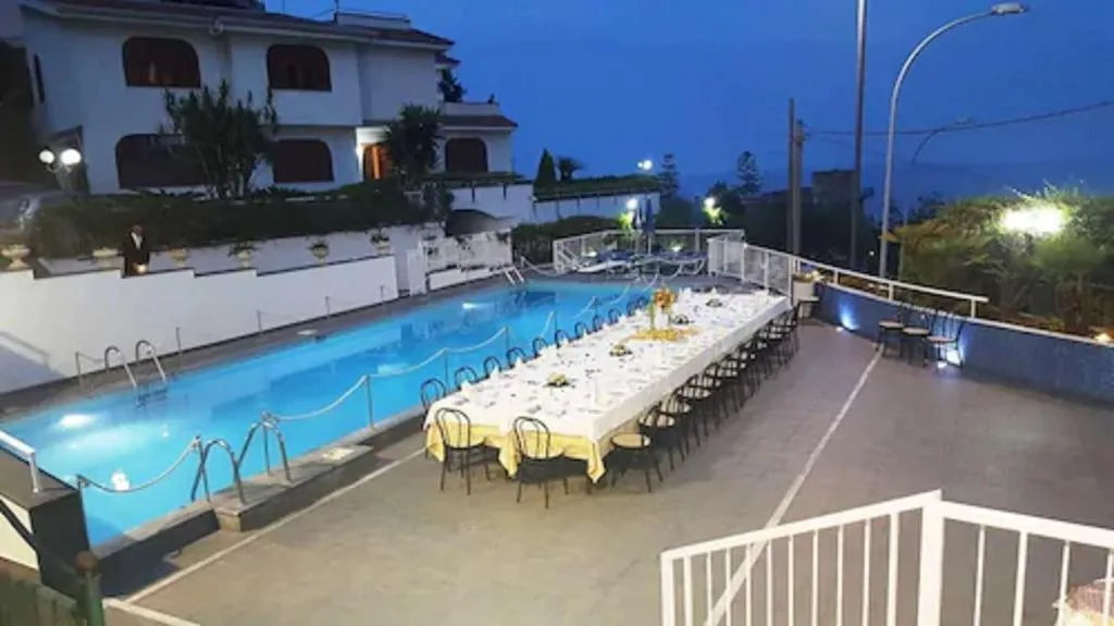 Sports and Entertainment, Albergo Lachea, Catania