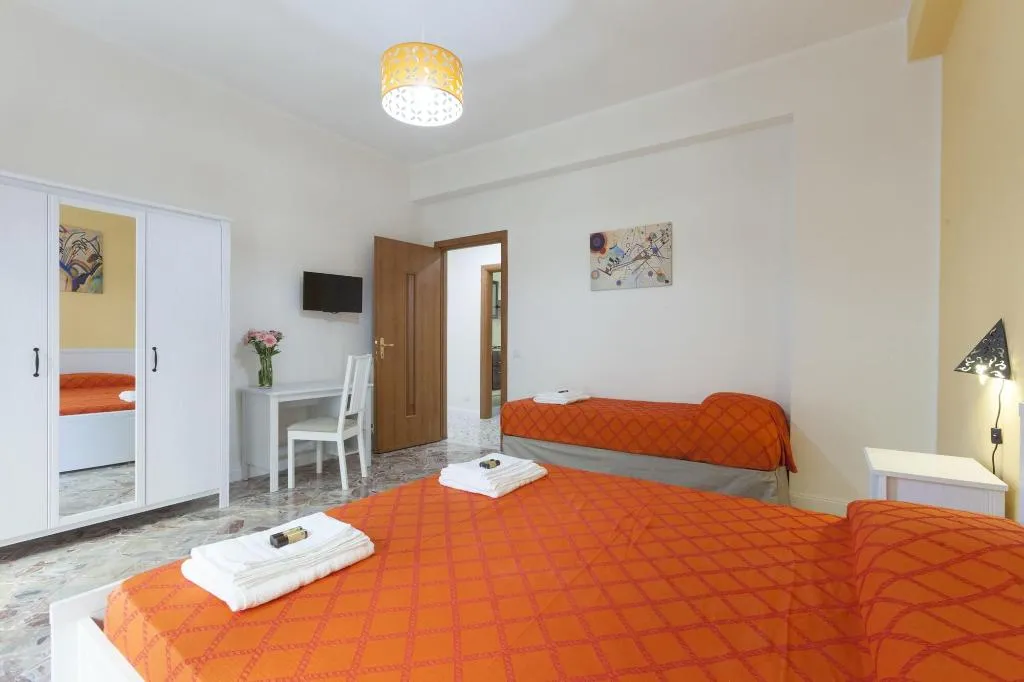 Room, B&B La Primula, Naples