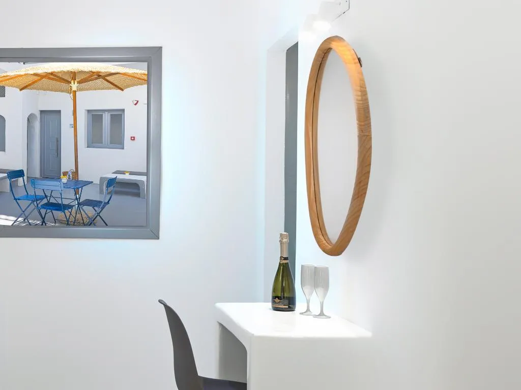 TRIPLE DELUXE GARDEN VIEW Room, Tatakis Design Hotel, Fira, Santorini