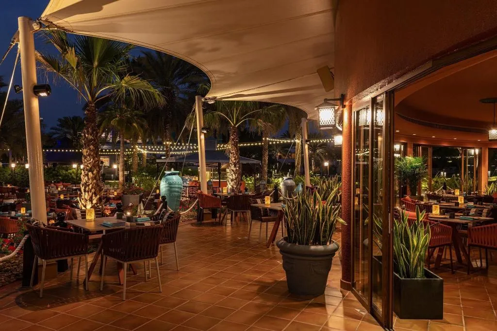 Restaurant, Le Royal Meridien Beach Resort and Spa, Dubai