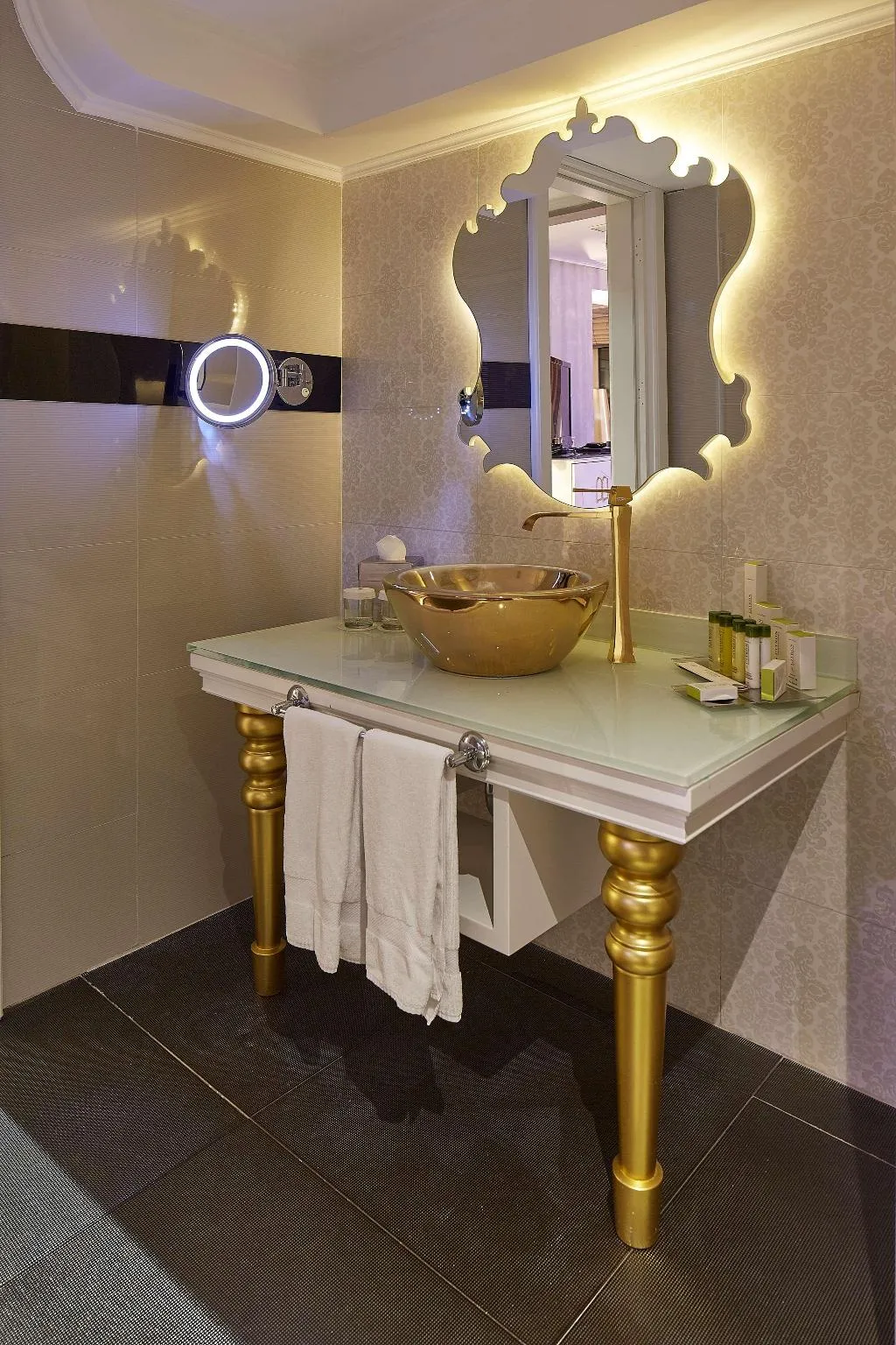 SUITE Presidential Room, DoubleTree By Hilton Izmir Alsancak, Izmir