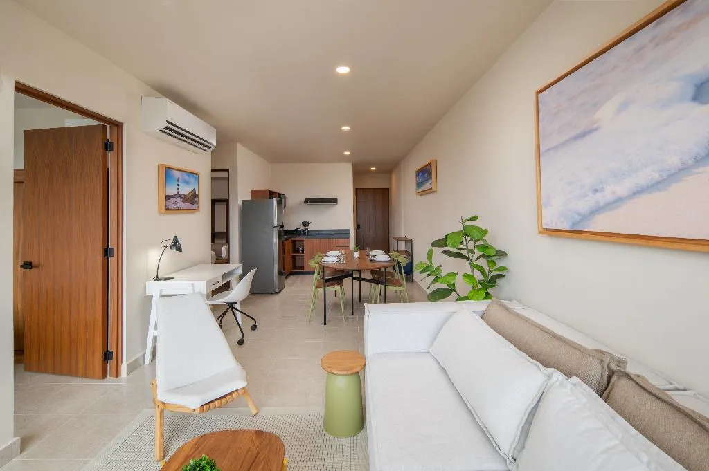 Room ONE BEDROOM TWO BATHROOMS Room, Everglades Suites, Cancun Area