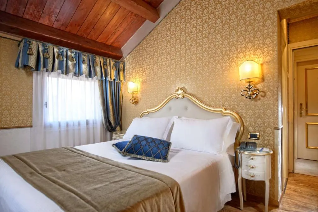 Room, Hotel Olimpia Venice, BW Signature Collection, Venice