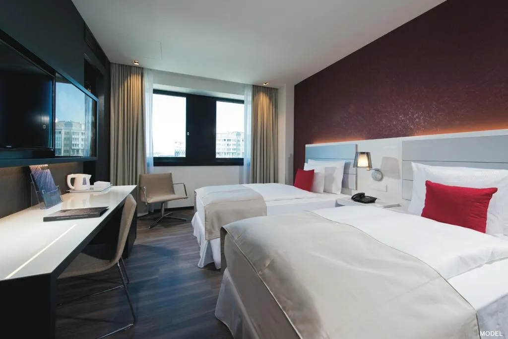 TWIN DELUXE Room, Hotel Riu Plaza Berlin, Berlin