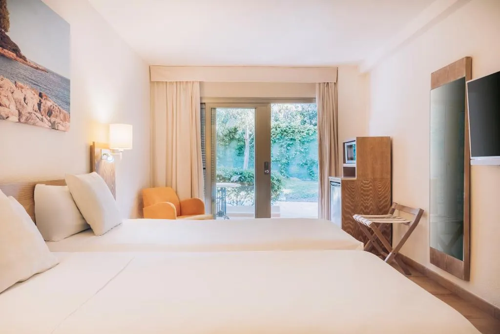 Double or Twin STANDARD Room, Iberostar Waves Pinos Park, Majorca