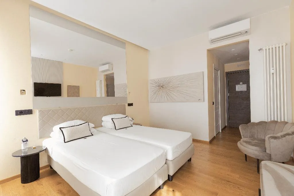DOUBLE SUPERIOR WITH VIEWS Room, AH - Fashion District, Milan