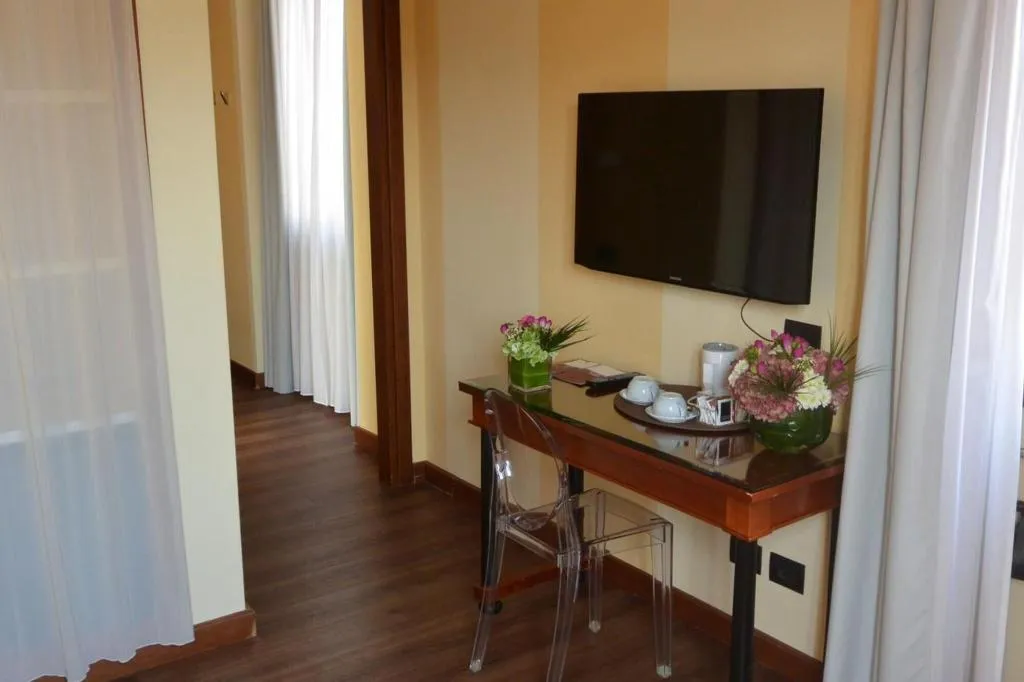Room, Hotel Gran Duca Di York, Milan