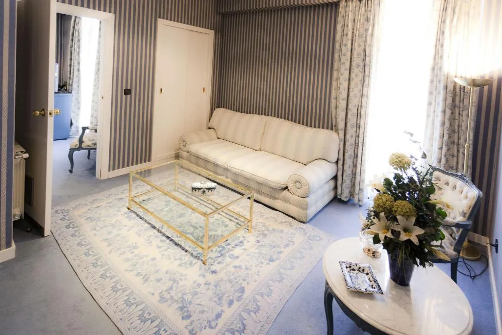 STUDIO WITH DOUBLE BED Room, Santos Agumar Atocha, Madrid
