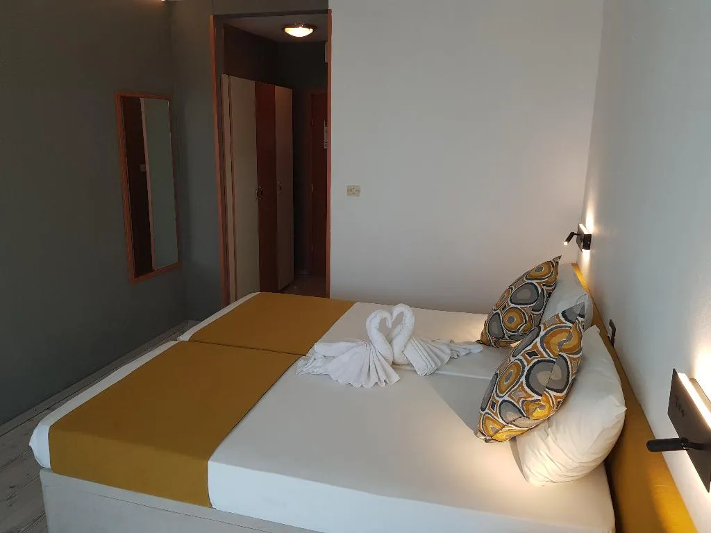 Room, Tintyava, Varna