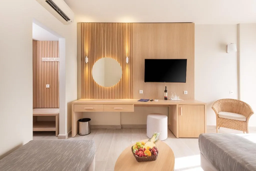 Double or Twin SEA FRONT Room, Horizon Beach Resort, Kos