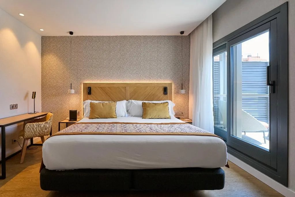 DOUBLE SINGLE USE DELUXE WITH TERRACE Room, Catalonia Eixample 1864, Barcelona