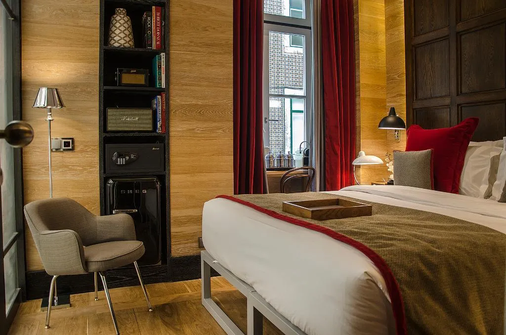 DOUBLE WITH VIEWS Room, Browns Central Hotel, Lisbon