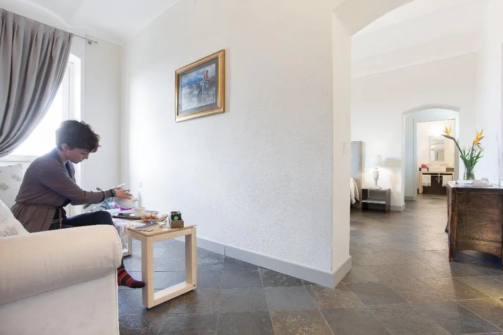 Room, Maison Tresnuraghes, Cagliari