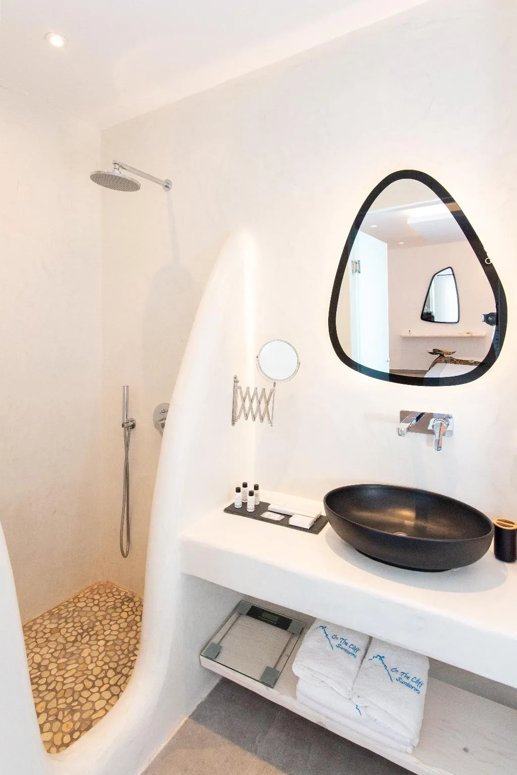 SUITE DELUXE Room, Caldera Cliff Illusion Suites, Santorini
