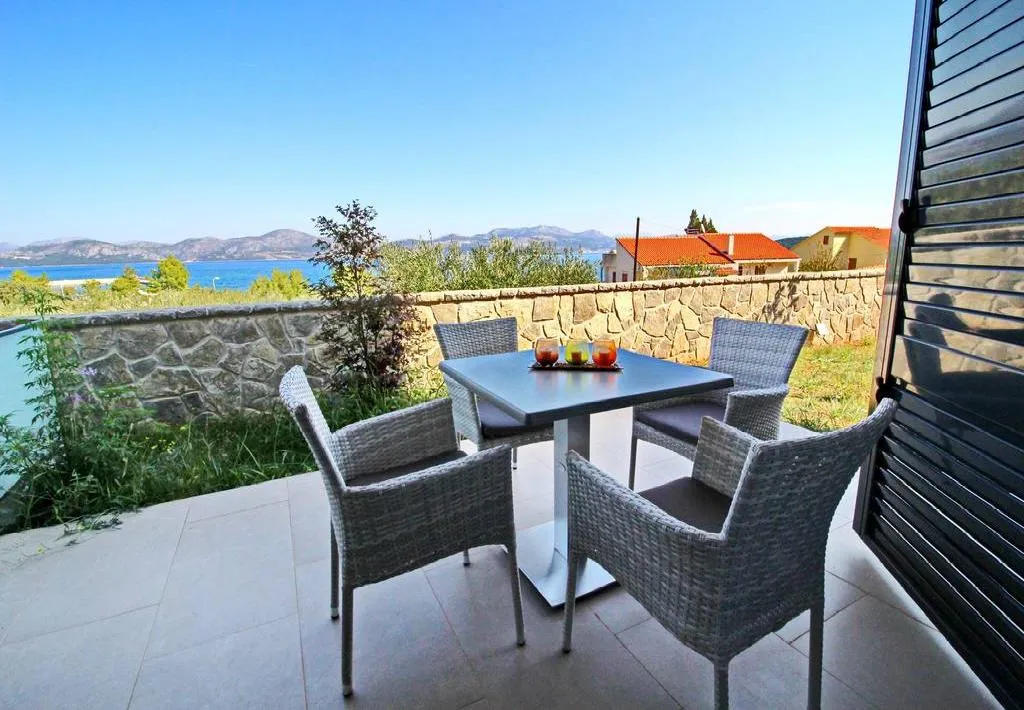 APARTMENT TWO BEDROOMS WITH TERRACE Room, Apartments Kula, Dubrovnik