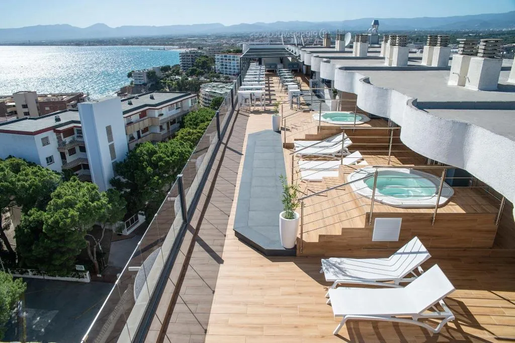 Terrace, Pierre & Vacances Hotel Salou Sunset, Costa Dorada