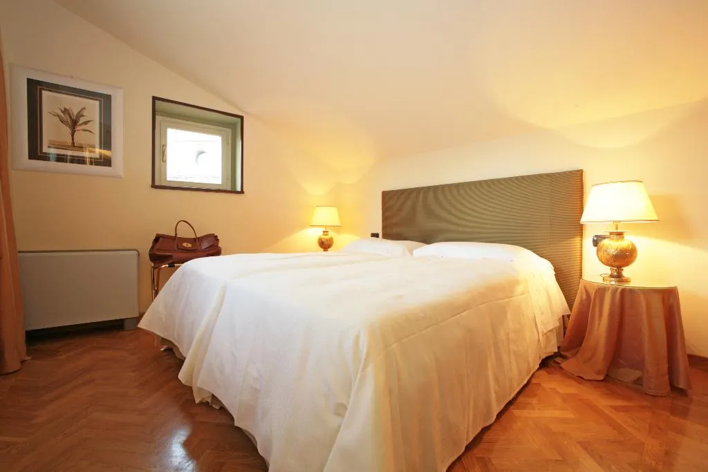 APARTMENT THREE BEDROOMS Room, Residence Palazzo Gamba, Florence