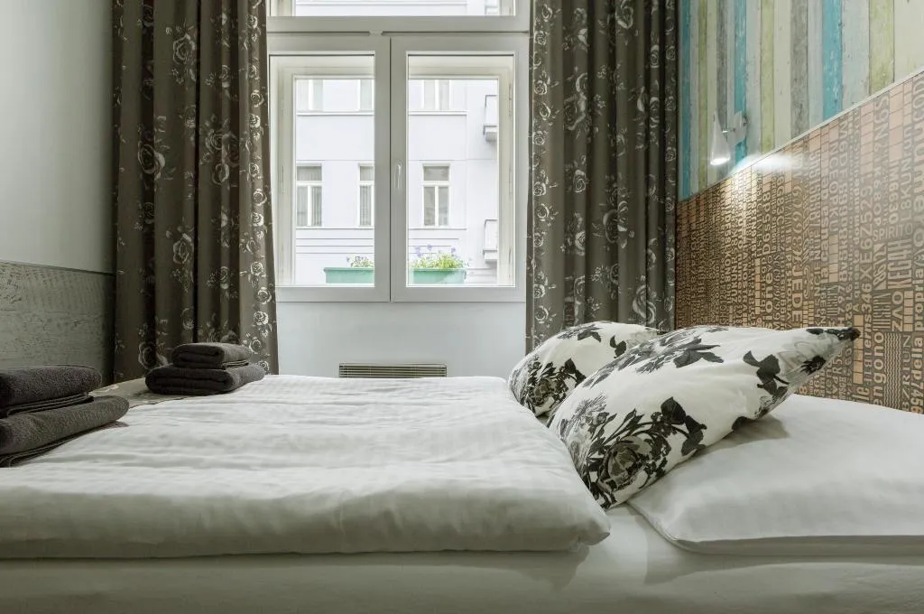 DOUBLE STANDARD Room, Royal Court Hotel, Prague