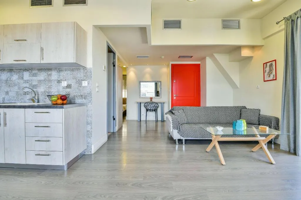 Room, Athens Way Lofts, Athens