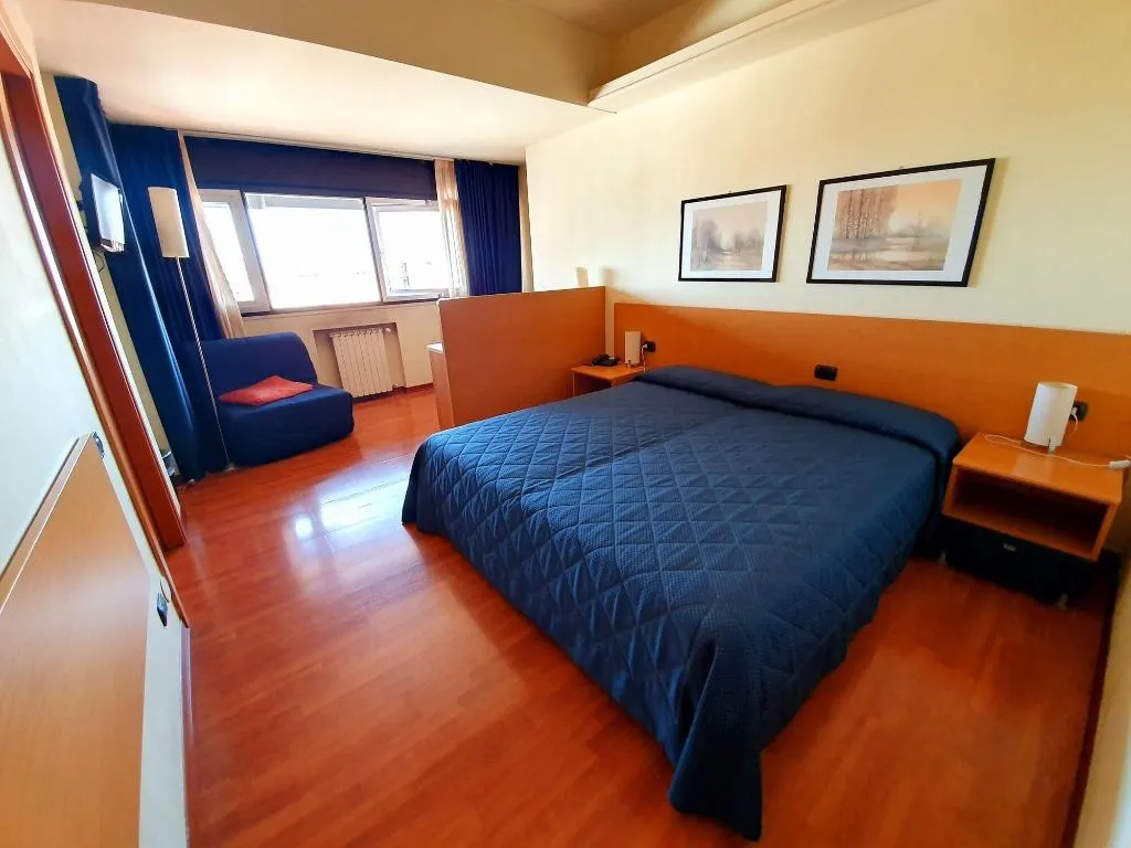Room, Hotel Selide, Milan