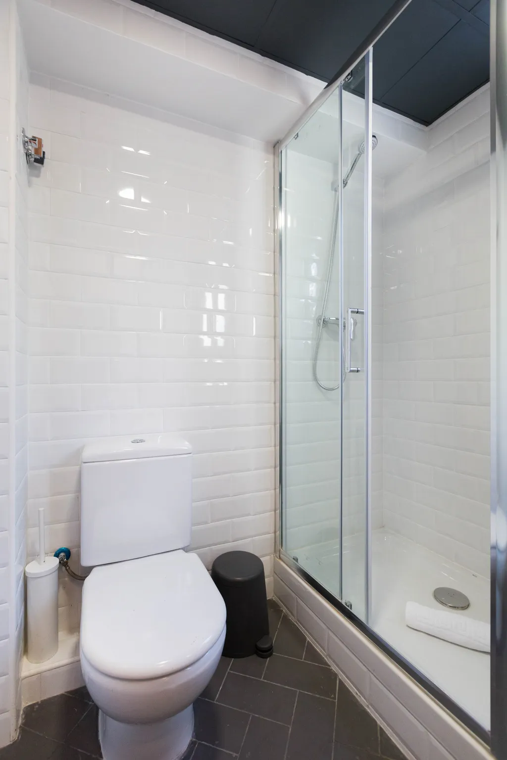 APARTMENT TWO BEDROOMS Room, La Mare by The Streets, Barcelona