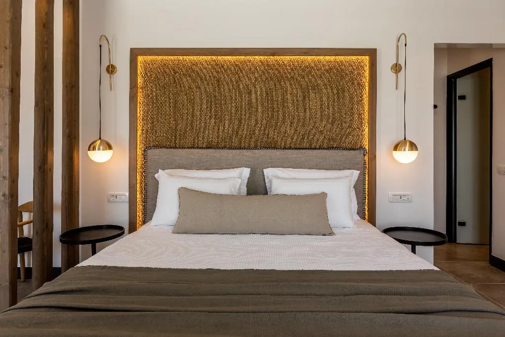 JUNIOR SUITE LUXURY Room, Vineyard Exclusive Suites, Santorini