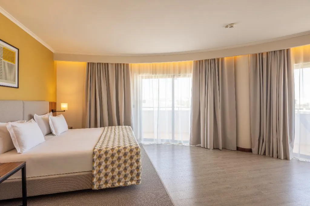 DOUBLE PREMIUM Room, Holiday Inn Algarve Albufeira, an IHG Hotel, Algarve