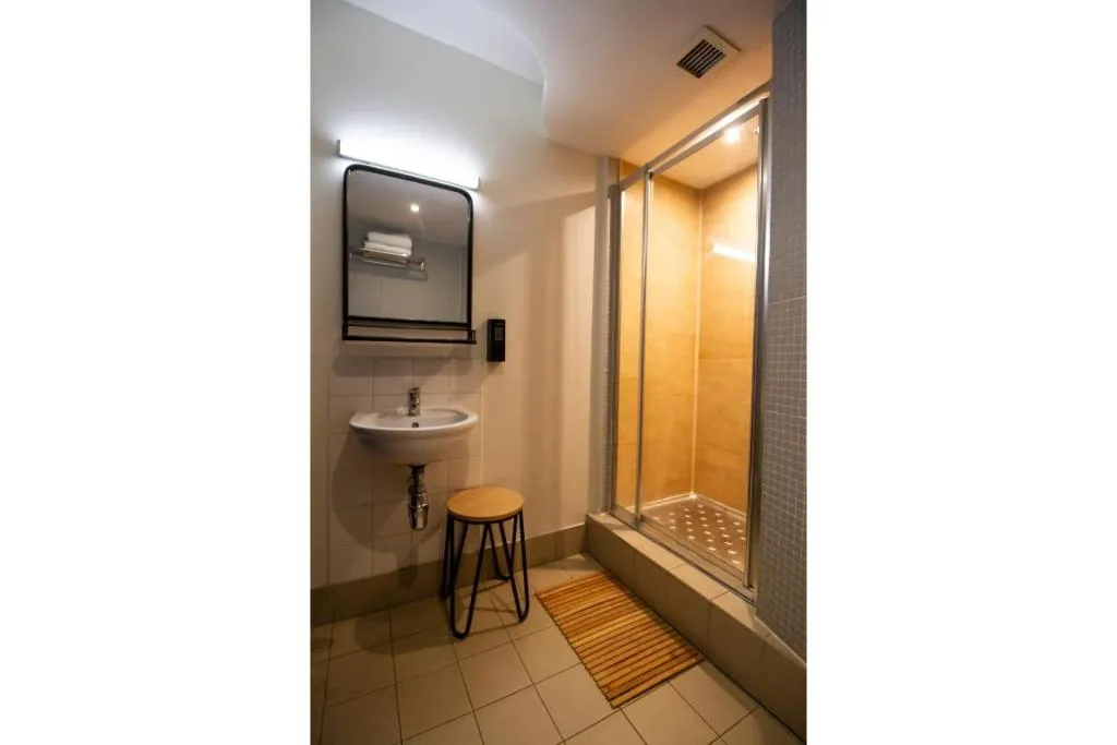 DOUBLE DELUXE KING BED Room, Generator Dublin, Dublin