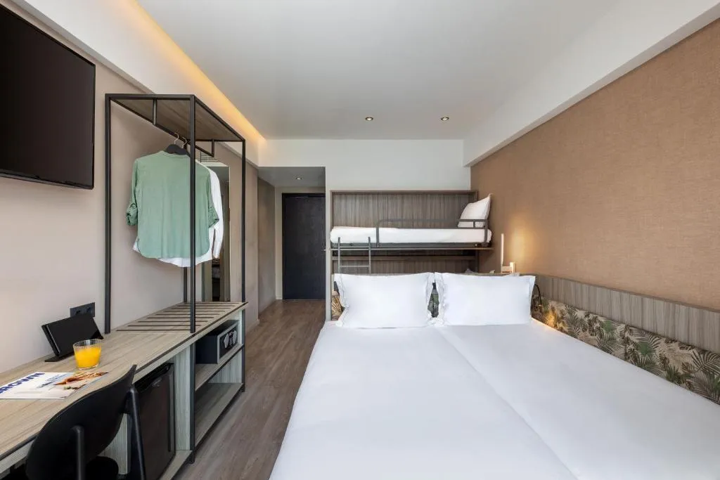 FAMILY ROOM CITY VIEW Room, Casual Kubic Athens, Athens