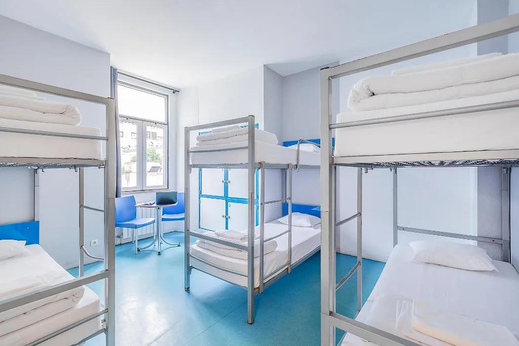 Bed in dormitory WITH SHARED BATHROOM Room, Hi Lisbon – Pousada De Juventude, Lisbon